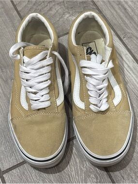 Vans Old Skool Suede Sneaker in Tan